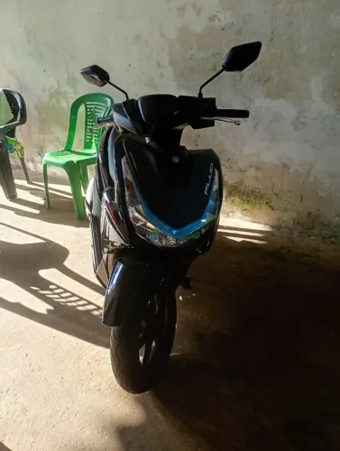 Moto Yamaha fluo 