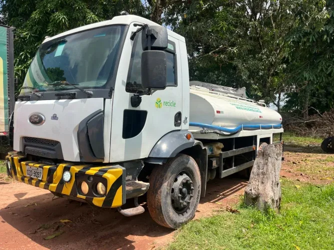 Venda caminhão Pipa - Ford Cargo 1723