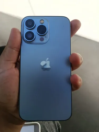 vende-se iphone 13 pro por 2200