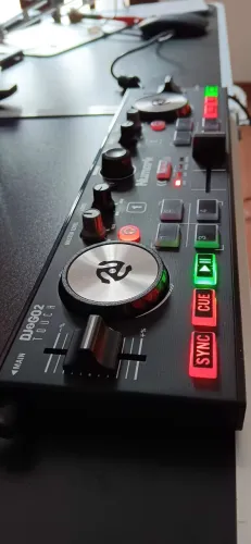 Controladora DJ2GO2 Touch muito nova com Case !