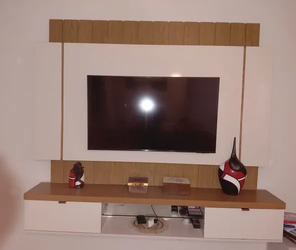 Painel para TV Moderno com Rack Integrado (MDF/MDP) - 1,80mDescrição