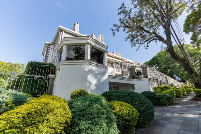 CASA EM CONDOMÍNIO EXCLUSIVO | 4 SUÍTES | ELEVADOR | PISCINA | TRÊS FIGUEIRAS /PORTO ALEGR