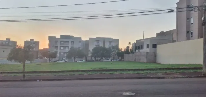Terreno comercial para venda em Jardim Ilhas do Sul, 373m²