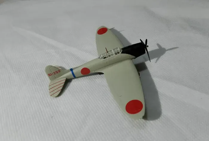 Miniatura Avião Aichi D3A1 Type 99 "Val"
