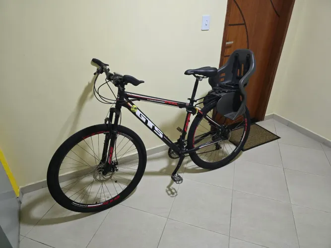 Bicicleta GTS aro 29 novinha peças cambio shimano