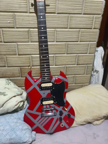 Guitarra SG Van Halen(troco por flying v ou explorer)