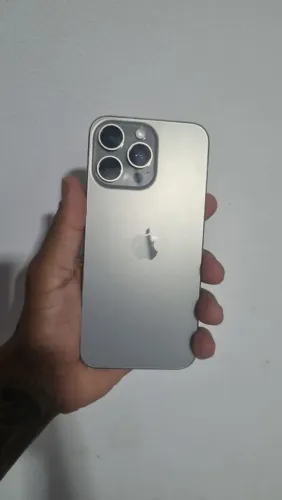 ? iPhone 15 Pro Max leia a descrição