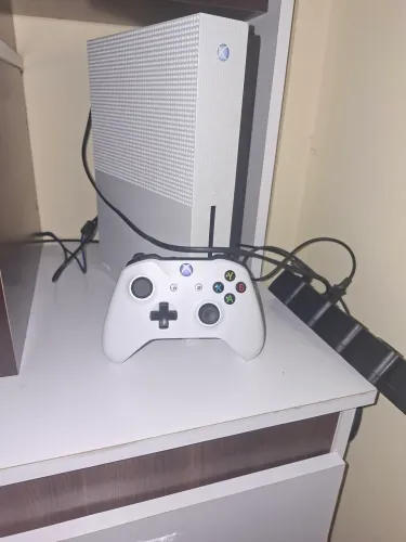Xbox one S 500g usado 