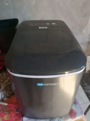 Máquina de gelo EOS 15 kilos