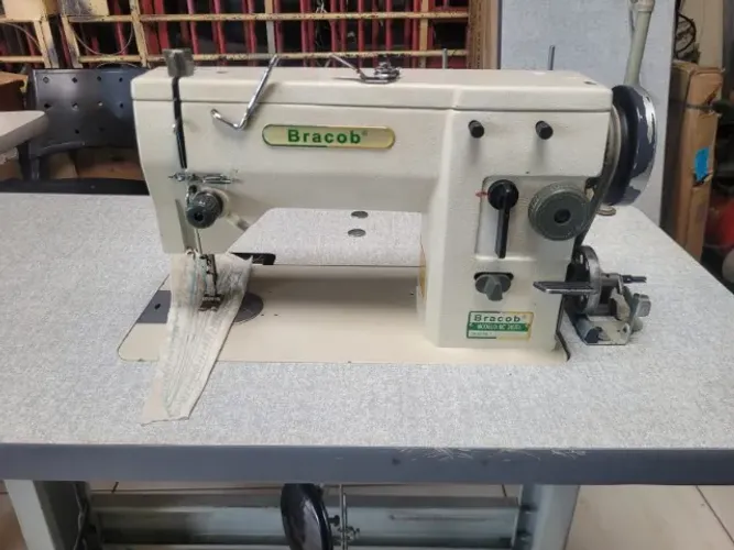 Maquina de costura Reta zig-zag