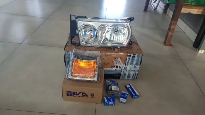 Kit farol Scania Streamline novo 