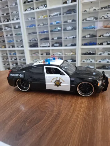 Miniatura Police Jada 1/24 Dodge Charger RT