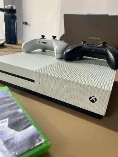 Xbox One S 1TB Branco Completo + 2 Controles + 3 Jogos Fisicos