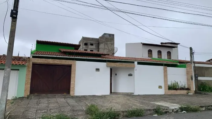 Casa para venda - 156,00m² - Bairro Candeias