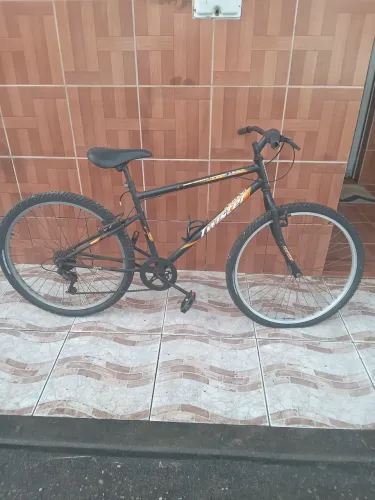 Vendo uma Bicicleta Valor 300,00 Aro 26