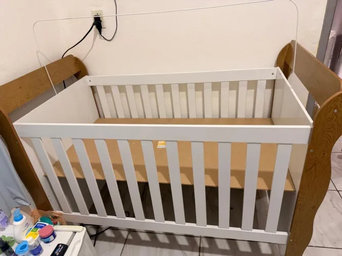 Vende-se esse berço semi-novo