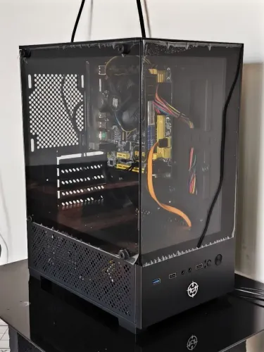 CPU i5 3330 | Placa-mãe H61/K NVMe | 8GB RAM | SSD 240GB | Fonte 500W | Gabinete Vidro