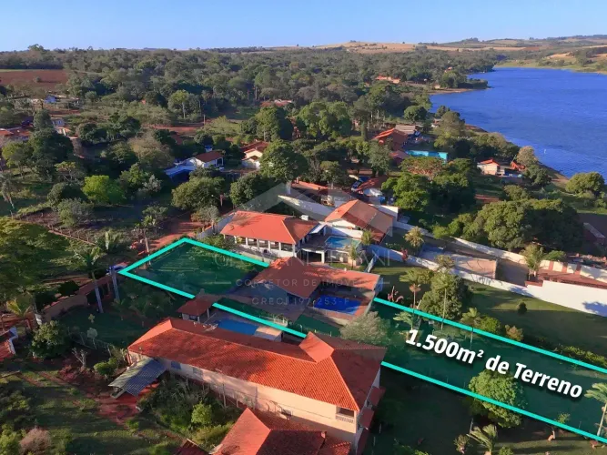 Exclusiva Chácara 1.500m² com Acesso Privado à Represa em Arandu