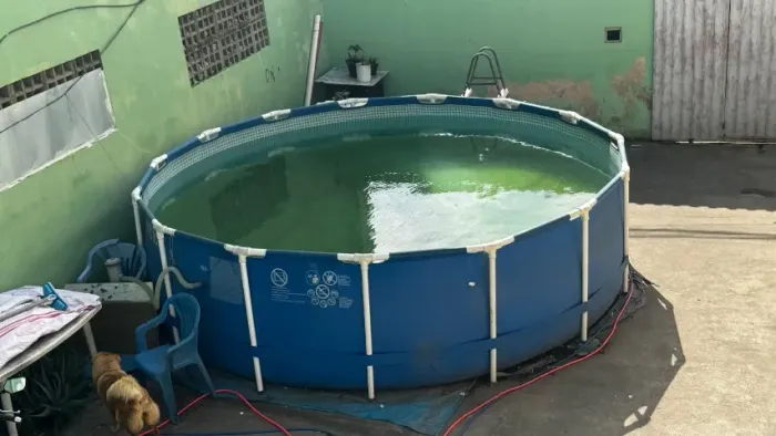 Piscina  17 mil litros 