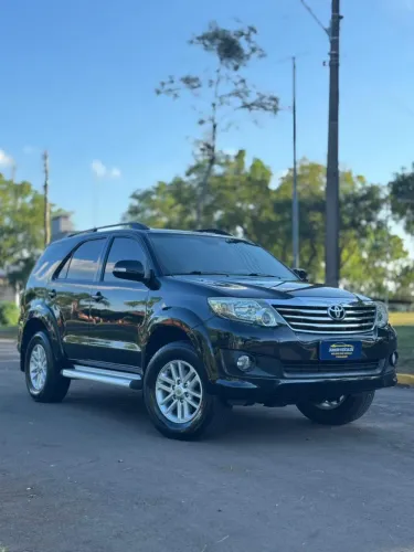 Toyota Hilux SW4 SR 4X2 2.7/ 2.7 Flex 16V Aut. 2012