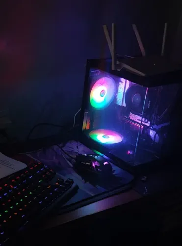 Gabinete gamer com 3 fans