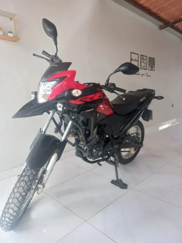 Moto para vender em excelente estado : XRE 190 (vermelha) .