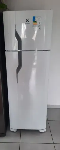 Geladeira Electrolux Cycle Defrost 260l