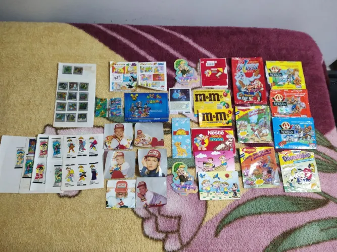 Material raro de produtos dos anos 90 (para colecionador ou criador de conteúdo)