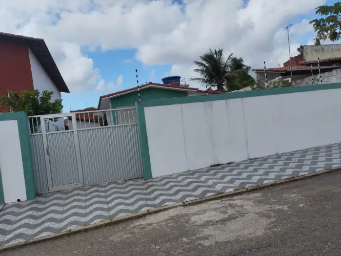 Casa com 360m² e 4 Quartos à Venda no Conjunto Cidade Satélite