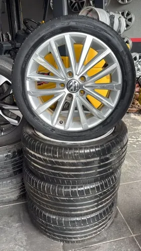 Jogo de Roda VW Jetta Tsi aro 17 com pneu