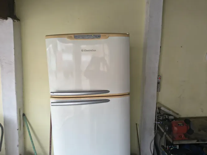 Geladeira Eletrolux Frost Free 220vts