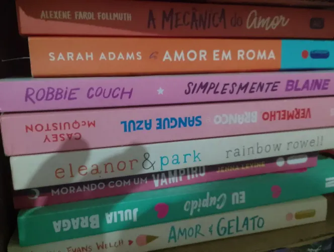 Livros e mangás troco por boneca Monster high 
