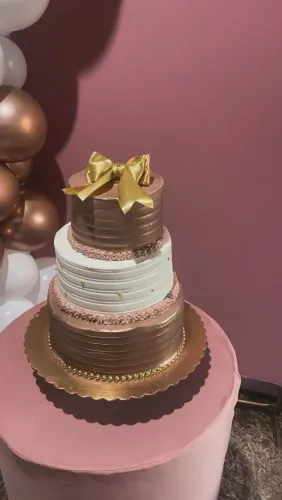 Trabalho com bol9 doces e salgados
