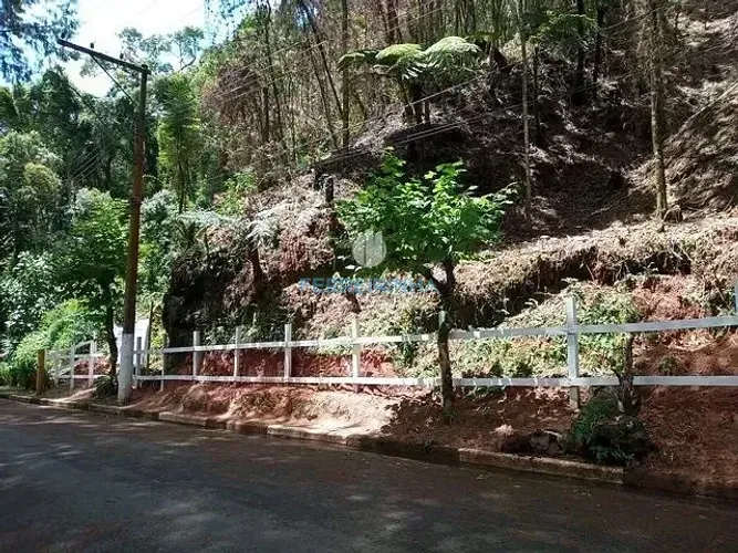 Terreno à venda, 1000 m² por R$ 350.000,00 - Alto Do Capivari - Campos do Jordão/SP