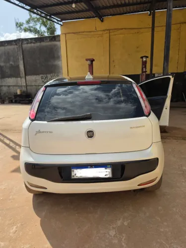 Fiat Punto Attractive 1.4 Fire Flex 8V 5P 2013