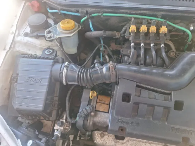 Fiat Siena Tetrafuel 1.4 MPI Fire Flex 8V 4P 2010