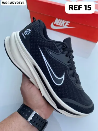 Tênis Nike preto esportivo a pronta entrega