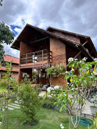 Imóvel para venda possui 172 metros quadrados com 4 quartos em Santana - Gravatá - PE