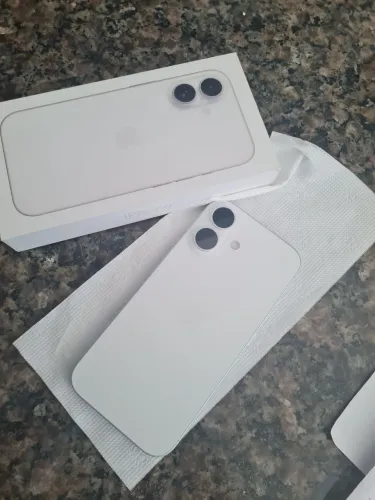 iPhone 16