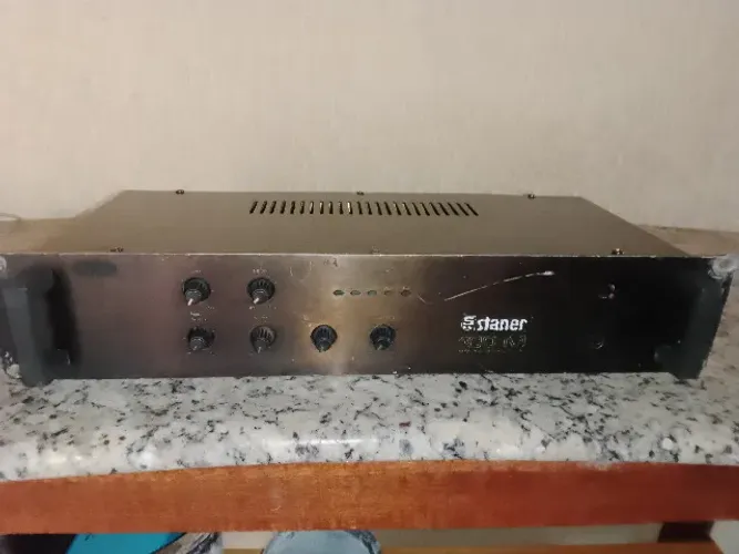 Amplificador Staner 100M funcionando perfeitamente