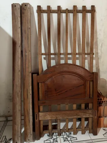 Armação de cama solteiro de angelim