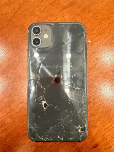 Vendo iPhone 11 64GB ? R$ 750