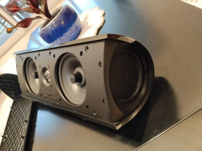 Vendo caixa central definitive pro cinema 1000 em ótimo estado