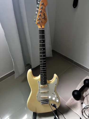 Guitarra Condor