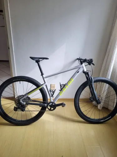 Caloi Explorer Pro Deore 12v seminova
