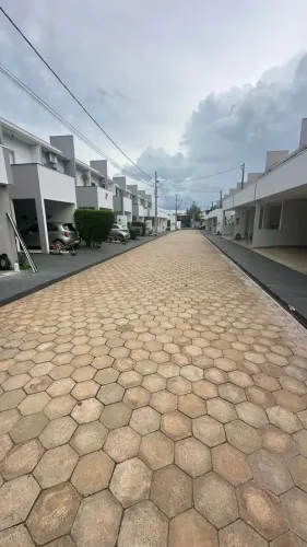 Sobrado no condomínio Vilaggio Jardins - 889Mil