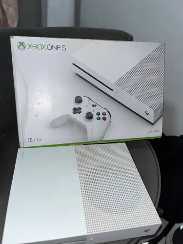 XBOX ONE S - 1TB - 4K