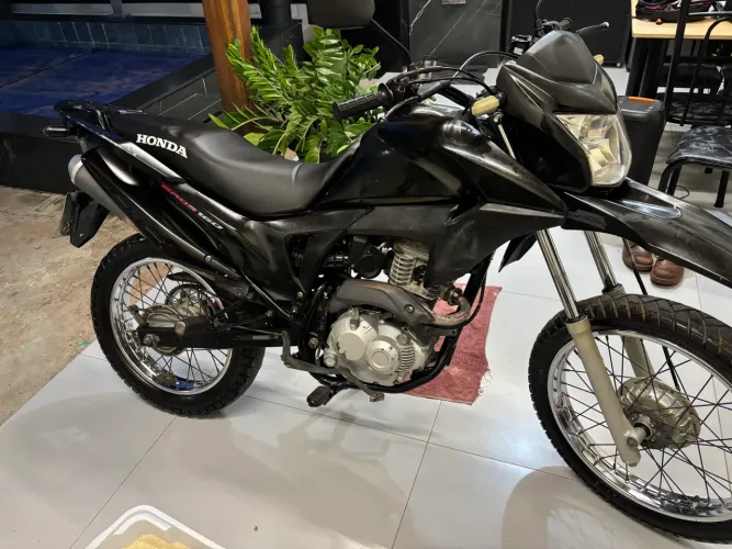 Bros 160 em dias