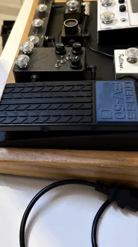 Pedal de Volume Boss FV-50L