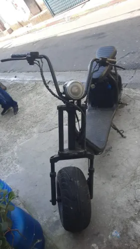 Moto scooter eletrica, motinha tá andando normal, só pega e andar.